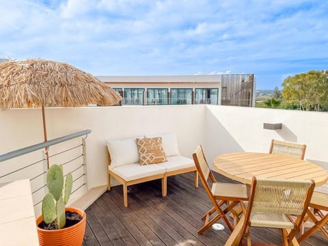 Patio, View (from property/room), Balcony/Terrace, Seating area, Dining area