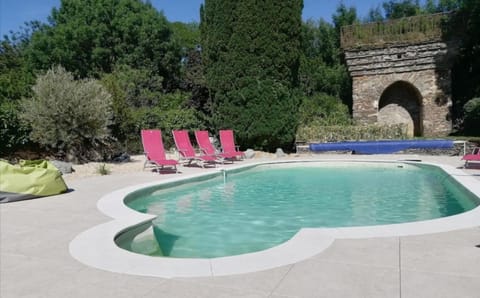 Swimming pool, sunbed