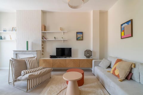 Communal lounge/ TV room, Living room, Seating area