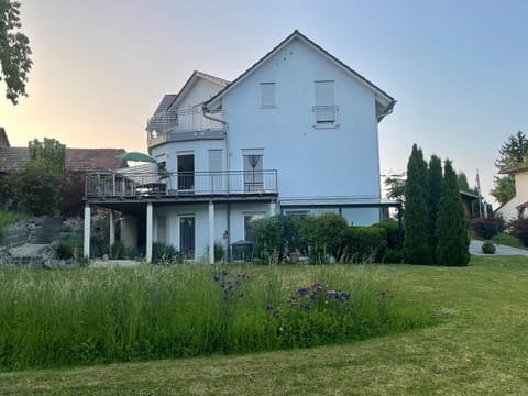 Property building, Day, Garden