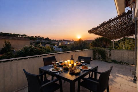 Balcony/Terrace, Quiet street view