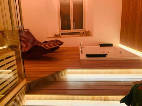 Hot Tub, Sauna, Spa and wellness centre/facilities