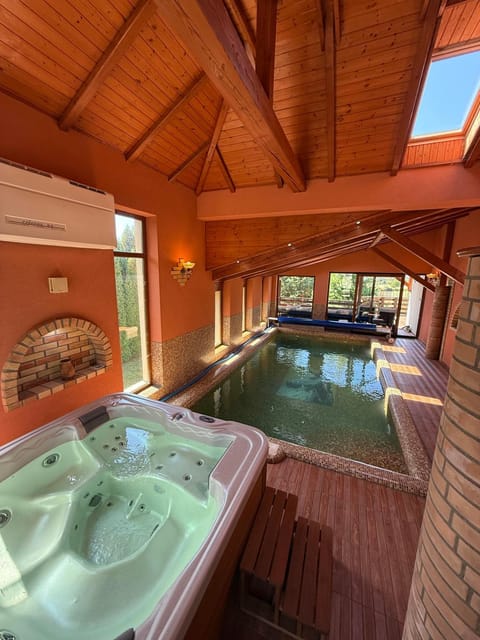 Hot Tub, Swimming pool
