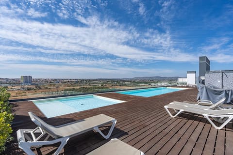 Patio, View (from property/room), Balcony/Terrace, Swimming pool, sunbed