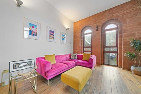 Unique 1 Bedroom Near West End Apartment in Glasgow