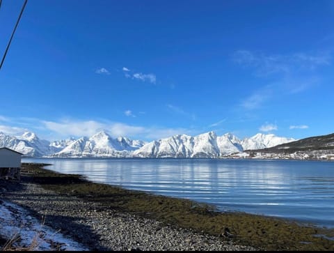 Lyngenalps view House in Lapland
