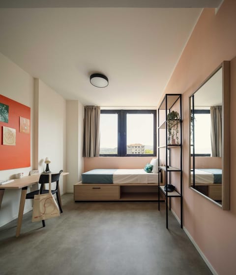 Photo of the whole room, Bedroom