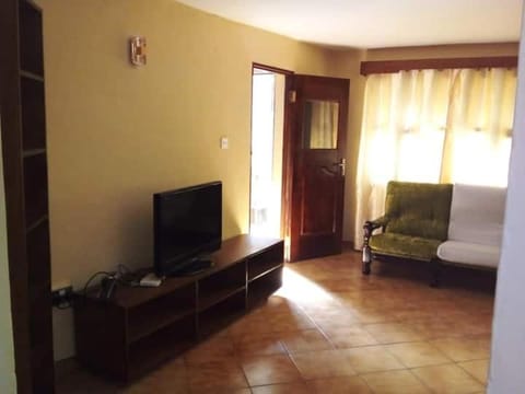 Communal lounge/ TV room, TV and multimedia, Living room, Evening entertainment