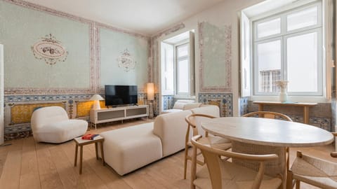 TV and multimedia, Living room, Meals