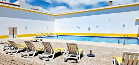 Pool view, Swimming pool, sunbed