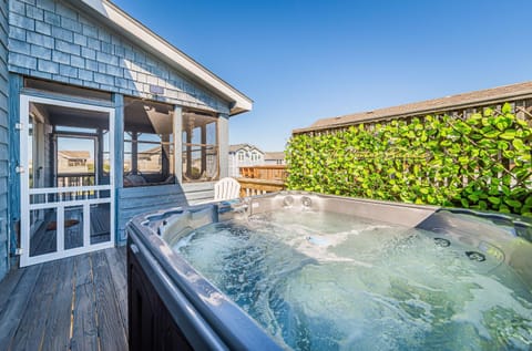 Lowe Tide - Corolla, Ocean Sands, 130 Yards to Beach, Pool, Hot Tub, Pets OK House in Corolla