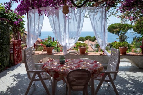 Patio, Garden, View (from property/room), Balcony/Terrace, Dining area, Garden view, Breakfast