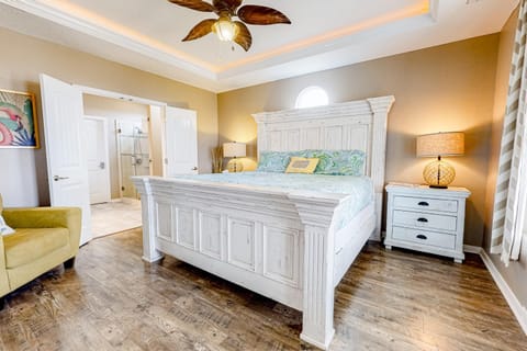 Ultimate Steps to Beach Large Deck Dog Haven House in Bolivar Peninsula