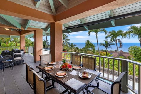 Puuwai Alii Place House in Holualoa