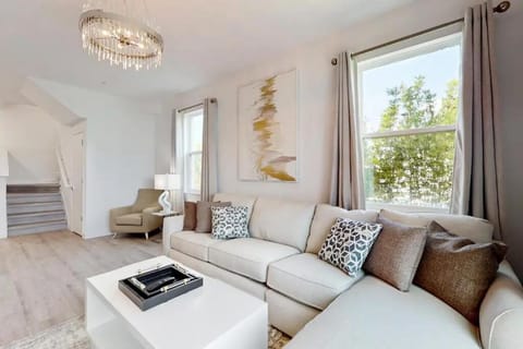 LakeView Escape - Your Dream Vacation Begins Here House in Loughman