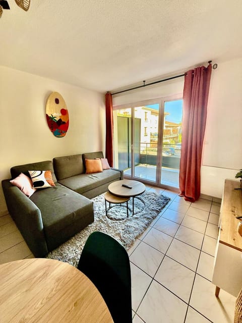 View (from property/room), Balcony/Terrace, Living room, Seating area