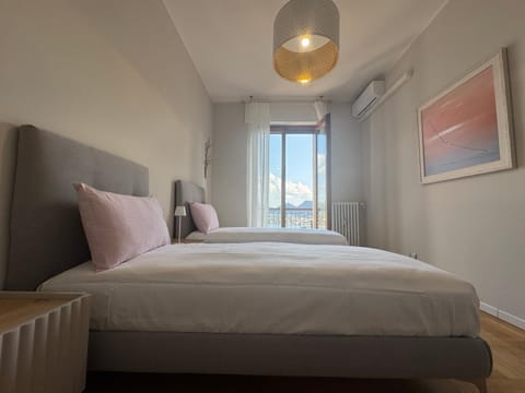 Photo of the whole room, Bedroom, air conditioner