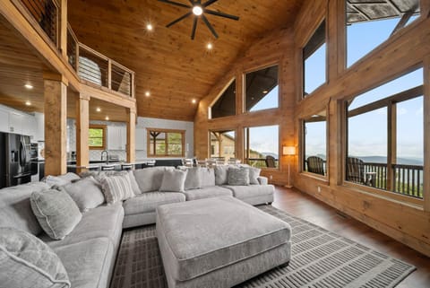 Oz Lodge House in Beech Mountain