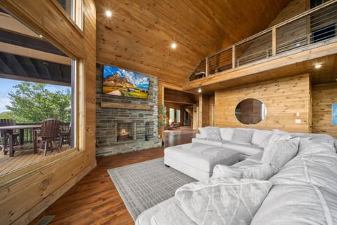 Oz Lodge House in Beech Mountain