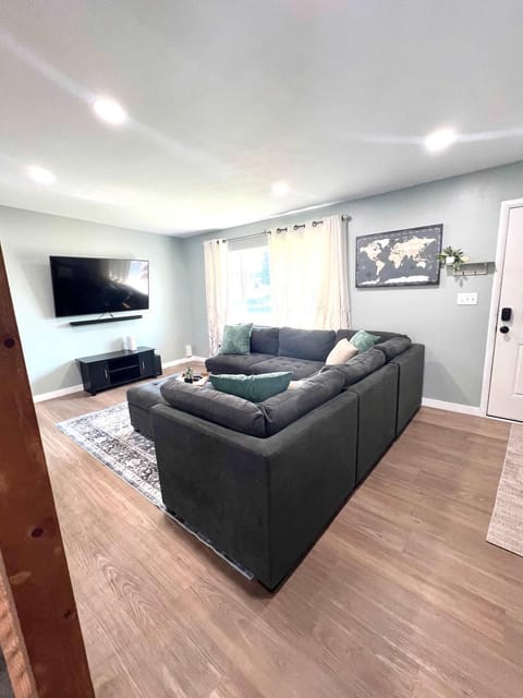 Park Home- Parkside Haven for Families & Pets House in Pocatello