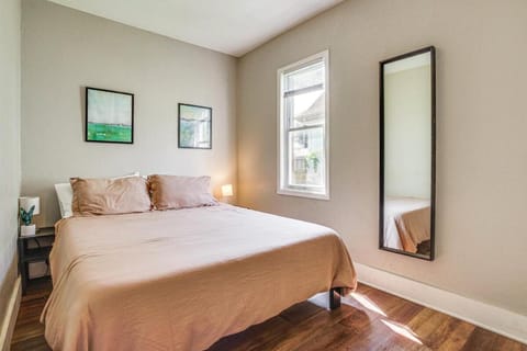 Private home in the heart of Minneapolis Apartment in Minneapolis