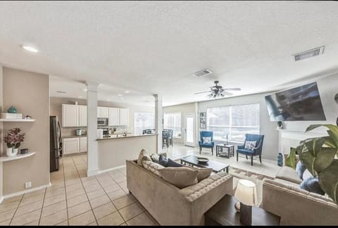 Spacious Lavish Midterm Oasis Home House in Houston