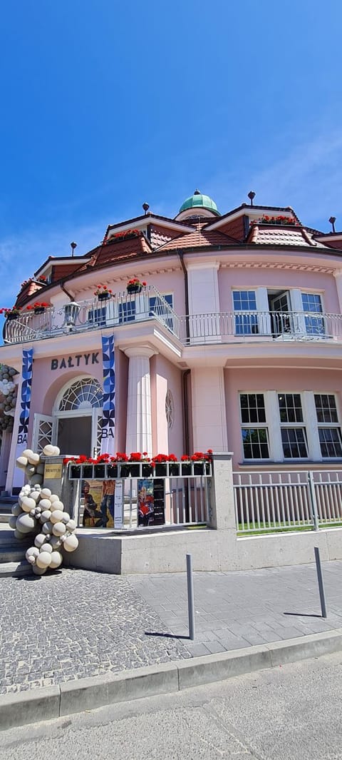 Hotel Bałtyk 2 Międzyzdroje by HolidayHomePL - basen, sauna, parking w cenie Apartment in Miedzyzdroje