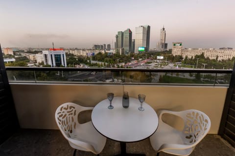 Day, View (from property/room), Balcony/Terrace, City view