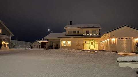 Property building, Facade/entrance, Winter