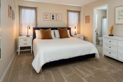 Bed, Photo of the whole room, Bedroom, wardrobe