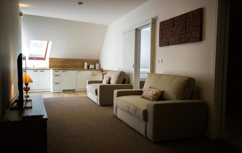 Kitchen or kitchenette, Living room, Seating area