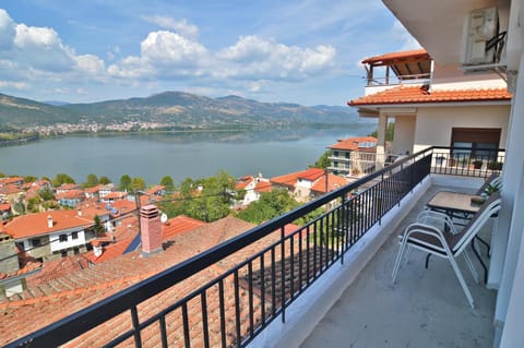 Natural landscape, View (from property/room), Balcony/Terrace, City view, Lake view, Mountain view