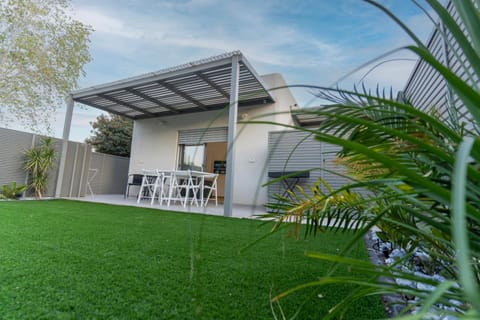 Property building, BBQ facilities, Garden, Garden view