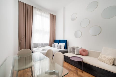 Bed, Living room, Photo of the whole room, Seating area, Bedroom
