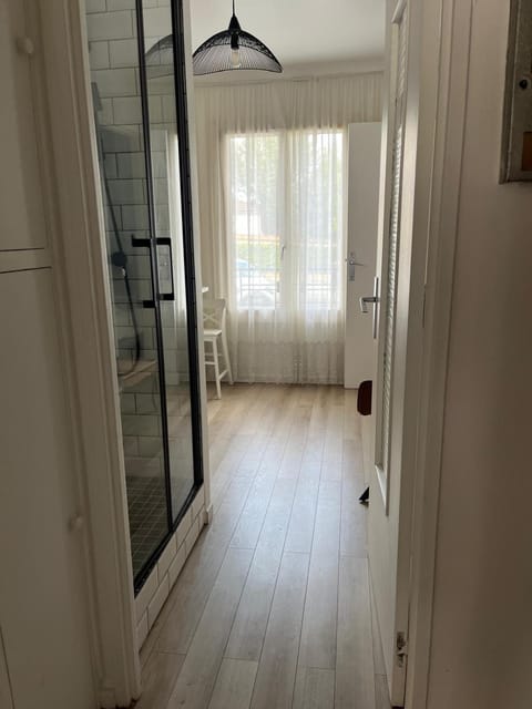 Cozy studio 12 minutes de Paris Montparnasse Apartment in Paris