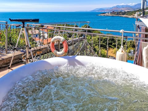 Hot Tub, Balcony/Terrace, Sea view