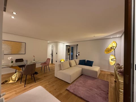 TV and multimedia, Living room, Photo of the whole room, Seating area