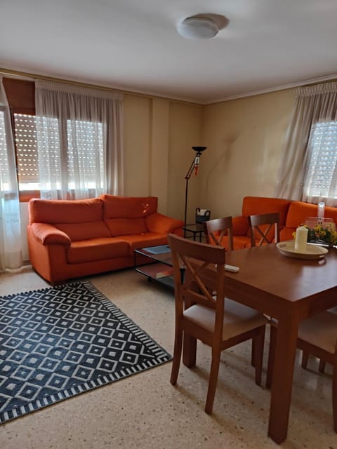 Communal lounge/ TV room, Dining area