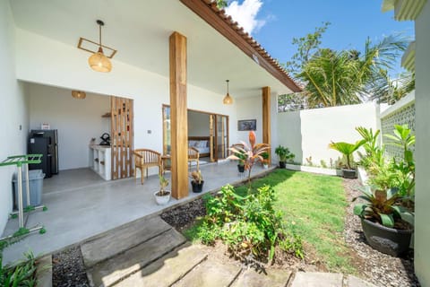 Property building, Patio, Day, Garden, View (from property/room), Balcony/Terrace, Garden view