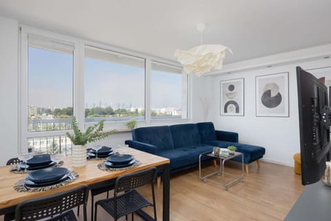 View (from property/room), Balcony/Terrace, Living room, Seating area, Dining area