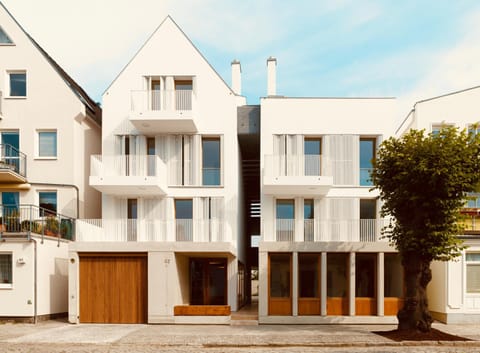 "Friedrich und Franz" by FeWoZauber, 8 Pers, Zentral, 250m Strand, Tiefgarage, Design Architektur Apartment in Mecklenburg-Vorpommern, Germany