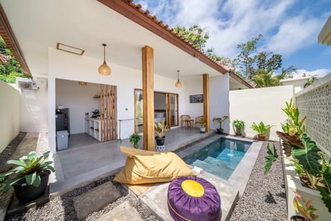 Property building, Day, Natural landscape, Garden, Garden view, Pool view, Swimming pool, Swimming pool