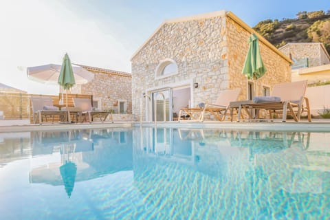 Property building, Pool view