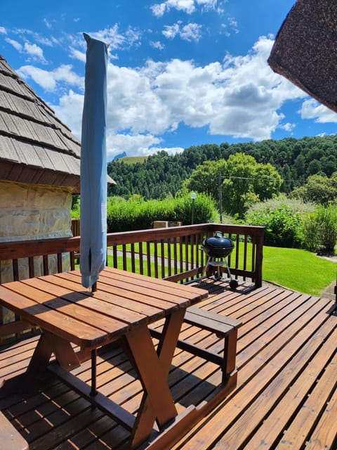 Balcony/Terrace, Garden view, Mountain view