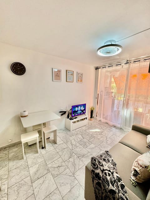 Charmant studio à 2 pas de la mer et du train Apartment in Roquebrune-Cap-Martin