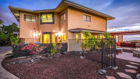 Kawena 5 House in Holualoa