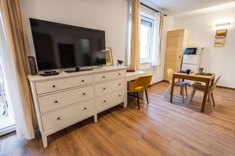 TV and multimedia, Dining area