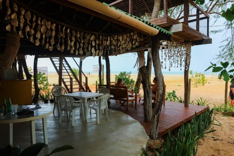 Restaurant/places to eat, Lounge or bar, Sea view
