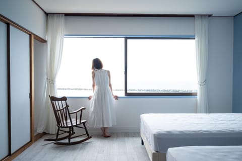 Photo of the whole room, Bedroom, Guests