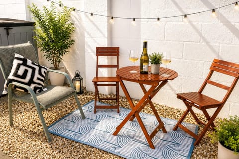 Patio, Garden, Seating area, Inner courtyard view